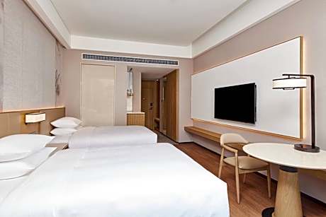 Standard Double Room with Two Double Beds and Mountain View