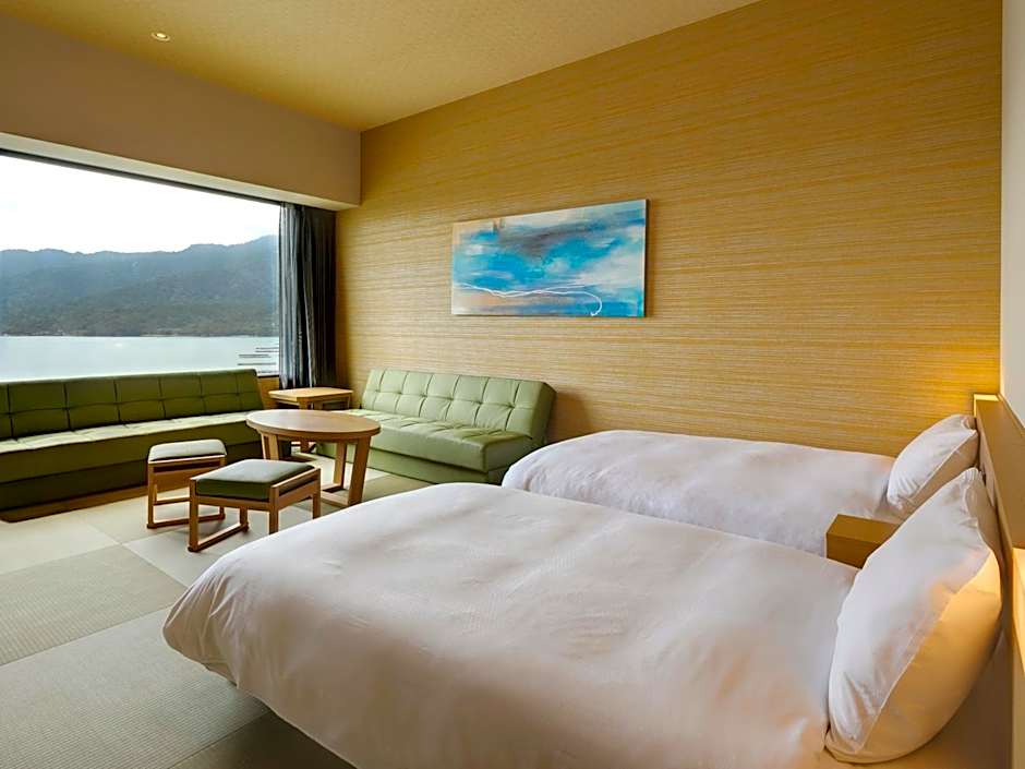 Photo 1 of 14 of Deluxe 2 Beds, Sea View