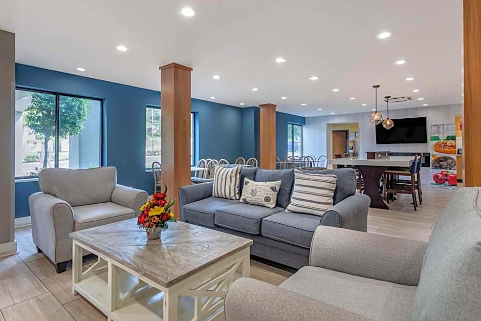 Quality Inn & Suites Chattanooga West near Lookout Mountain