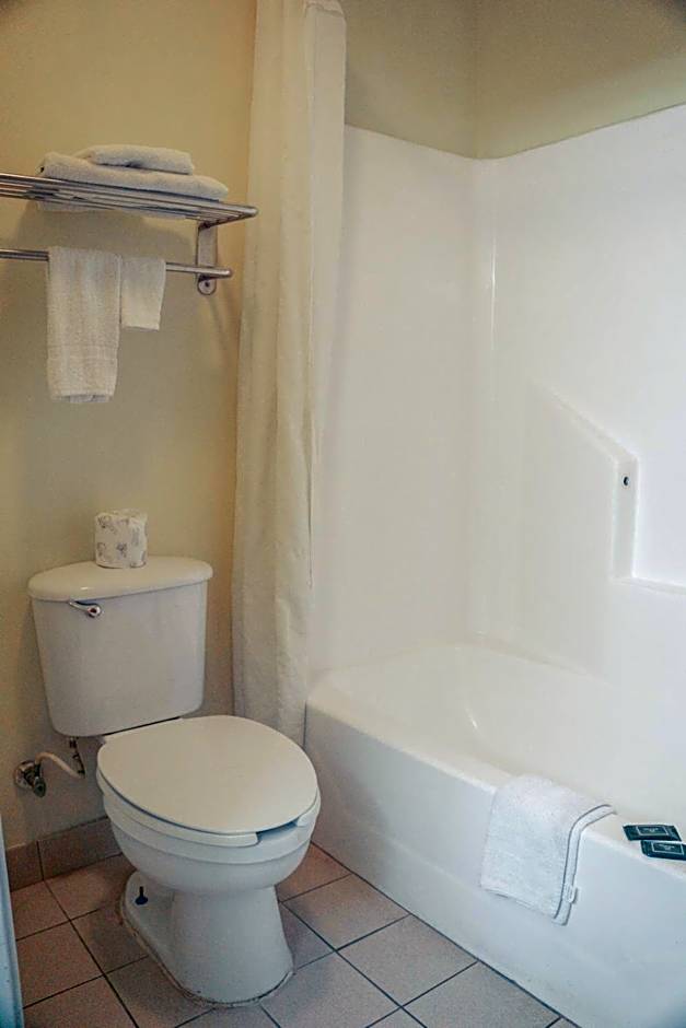 Capital O Fairway Inn - Baytown La Porte TX