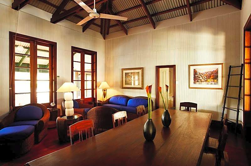 Pinctada McAlpine House