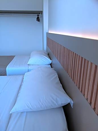 Two-Bedroom Apartment (4-5 Adults)