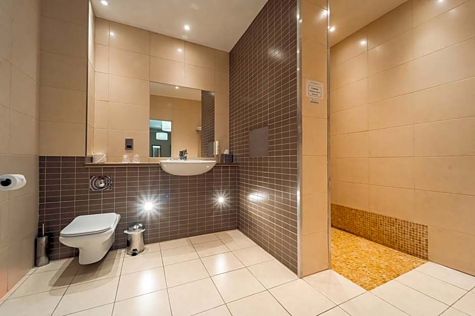 Farington Lodge Hotel