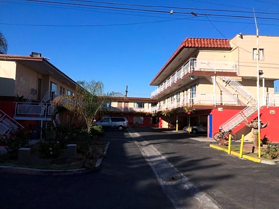 Long Beach Motel