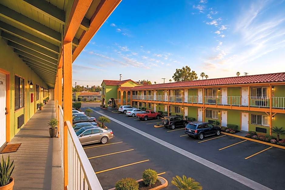 Big A Motel & Suites Near Disneyland Orange County