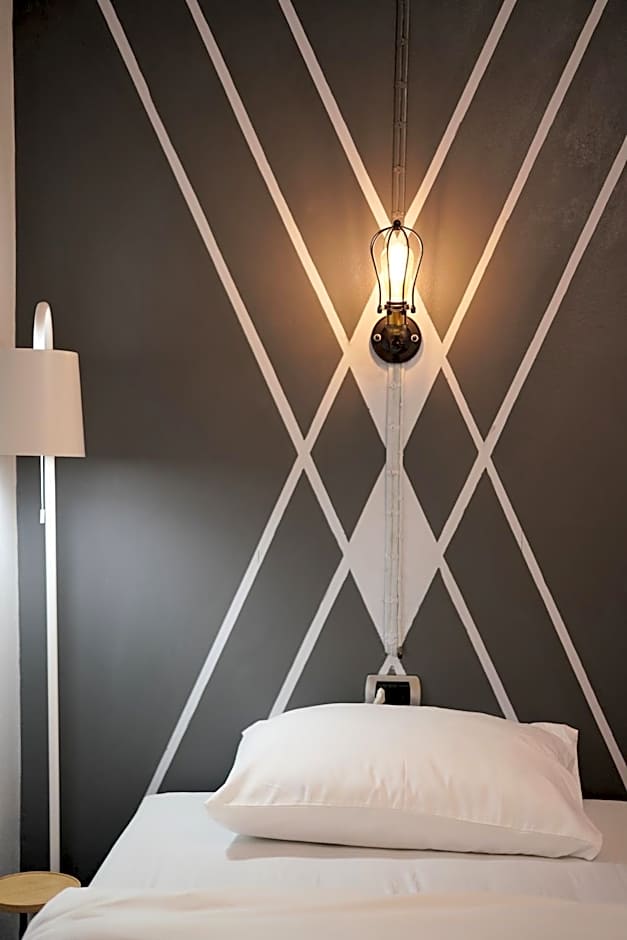 Chillax Khaosok Hostel - SHA Certified