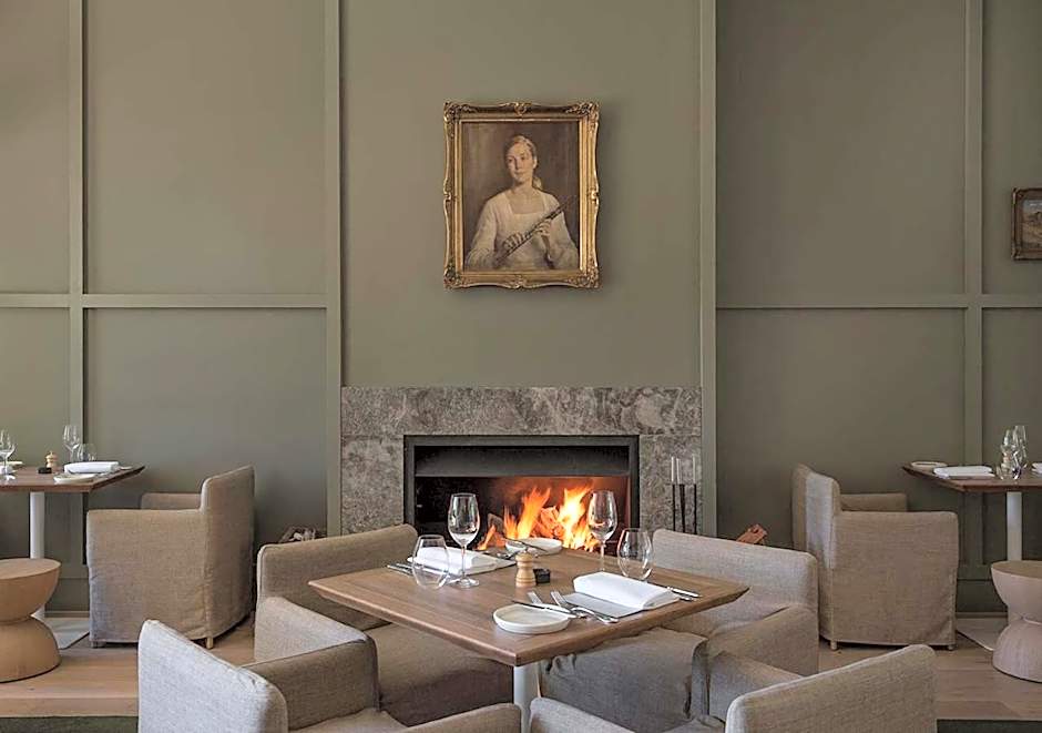 Lancemore Lindenderry Red Hill