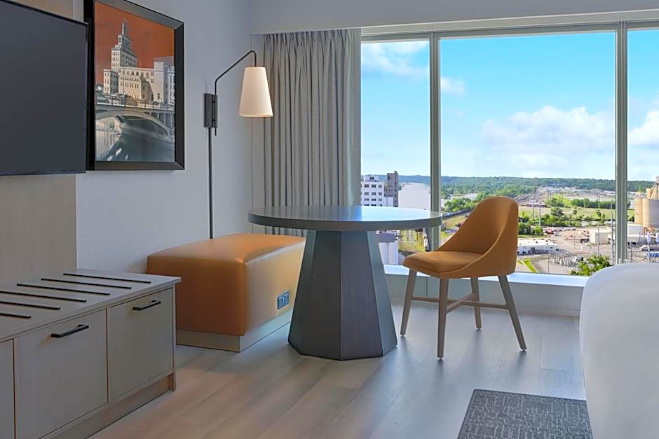 DoubleTree By Hilton Cedar Rapids Convention Complex