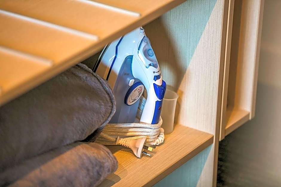 Nightcap at The Cheeky Squire