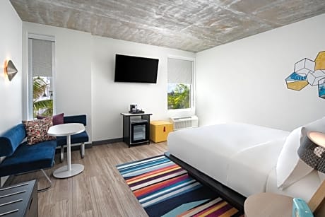 Guest room, 1 King, Coastline view