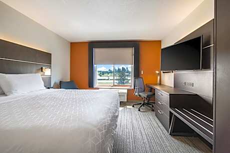 King Room - Mobility Access/Hearing Accessible