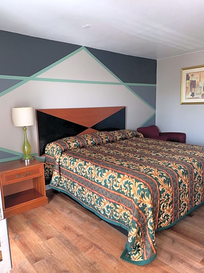 Royal Inn & Suites