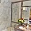 Hotel Suites Unic Renoir Saint-Germain