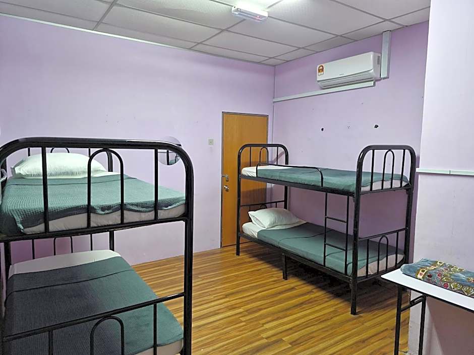 Photo 1 of 5 of Quadruple Room with Shared Bathroom