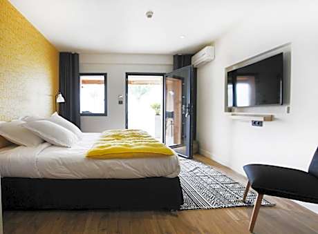 Suite 2 with Sea View - Ground Floor