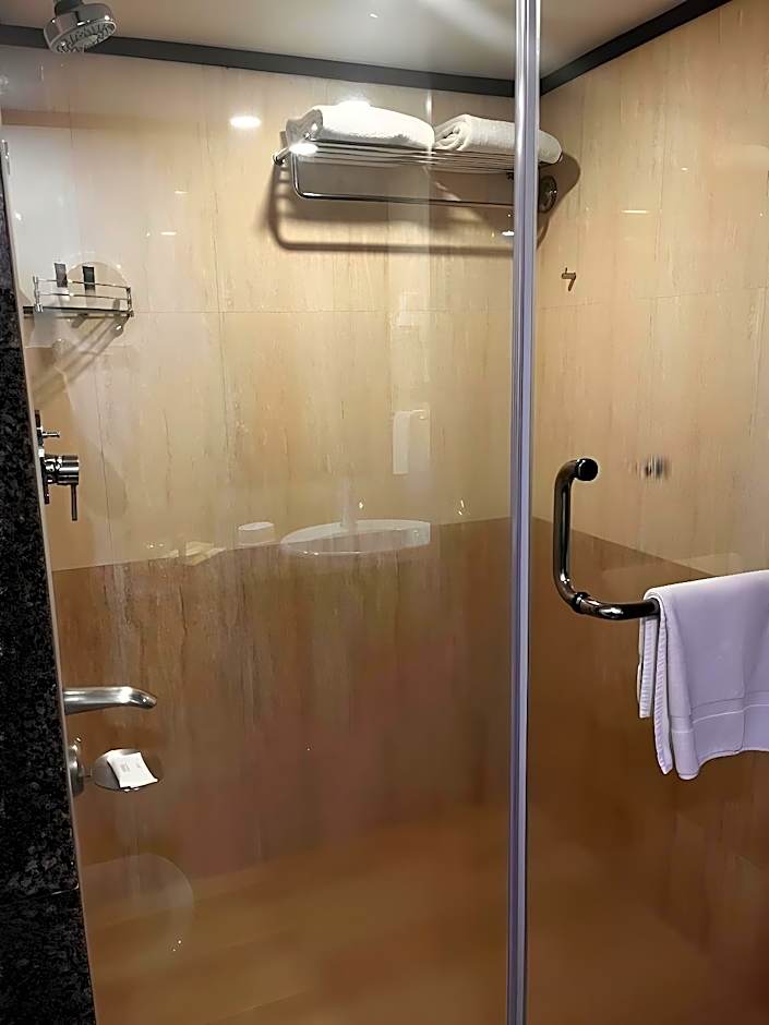 The Ocean Pearl Hotel