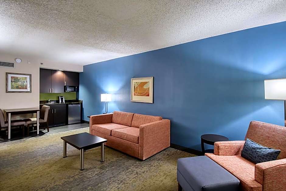 Holiday Inn & Suites Atlanta Airport North By IHG