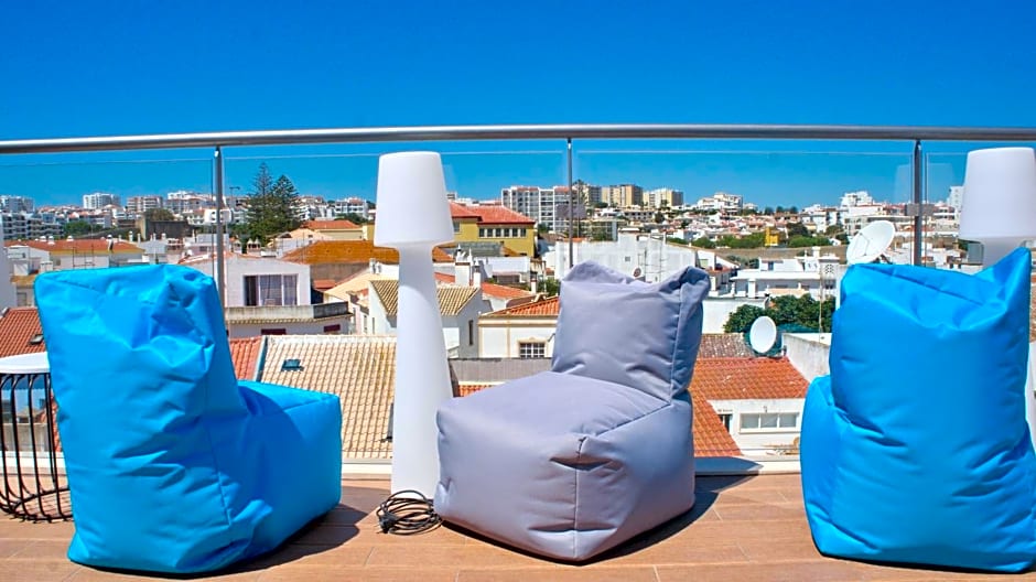 Topcity Hostel & Suites