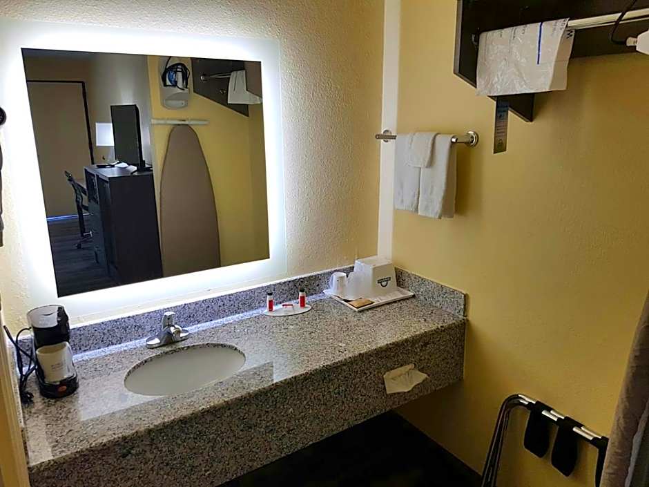 Days Inn by Wyndham Cleveland TN