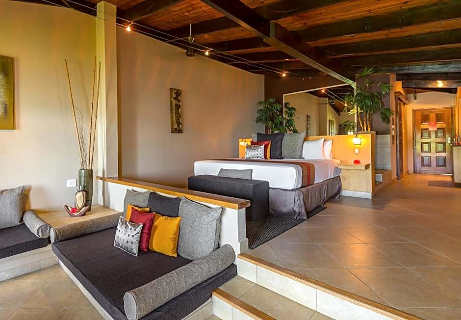 Coco de Mer and Black Parrot Suites