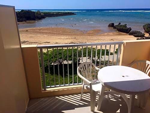 Ken's Beachfront Cafe & Lodge, BL2, Oceanfront and Free Canoe Rental