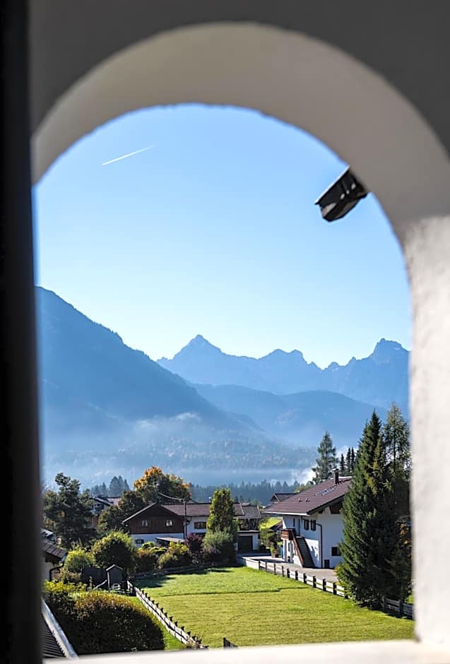 Parkhotel Wallgau 4 Sterne Superior Alpenjuwel mit Spa Genuss, Golf & Wellness in der Karwendel-Region Tradition trifft Eleganz im stilvollen Rückzugsort