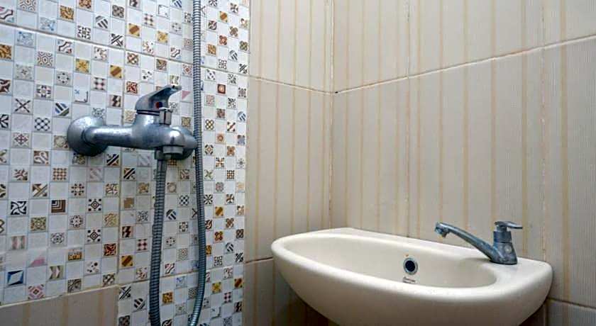 RedDoorz Syariah near Alun Alun Kota Rembang