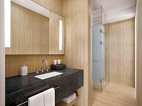 [Family Getaway Offer] Family Club Premier King Ocean View with Breakfast for 2 Adults and 2 Kids + Family Lounge Access (non-alcohol beverage service available)