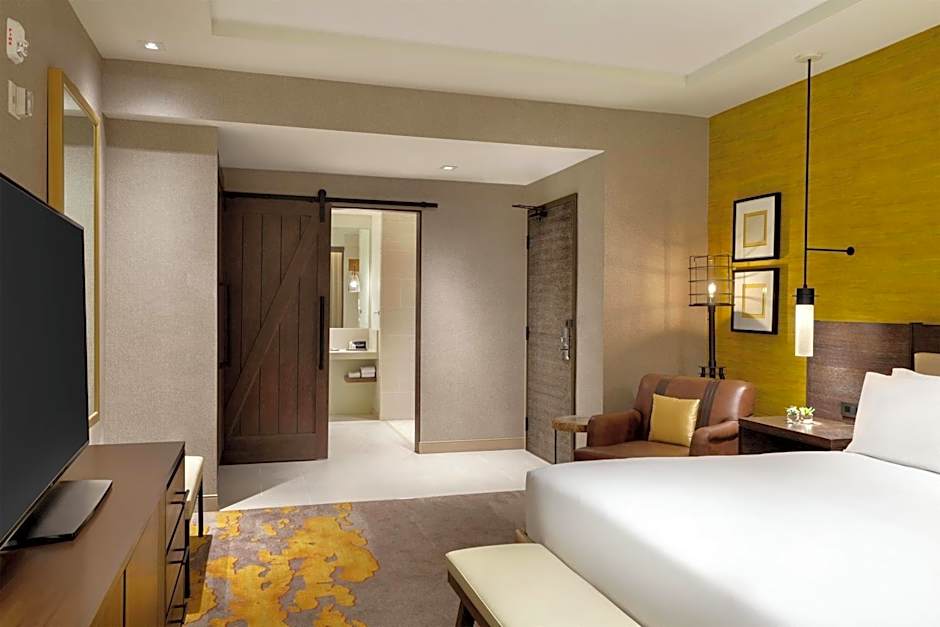 Hoodoo Moab, Curio Collection By Hilton