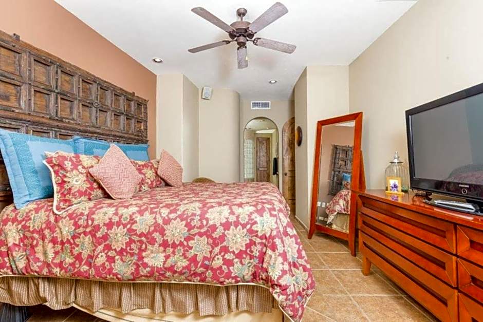 Bella Sirena 305-A - Elegant Oceanview Condo on Beachfront Resort