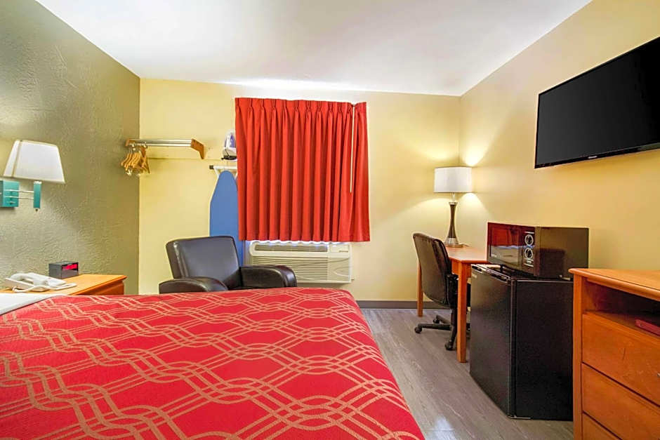 Econo Lodge Lansing - Leavenworth