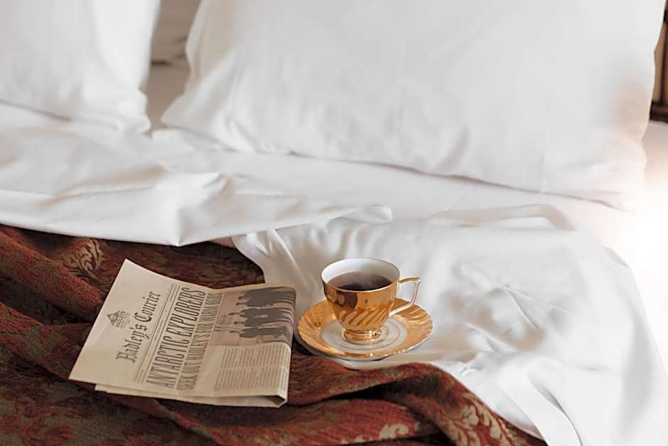 Hadley's Orient Hotel