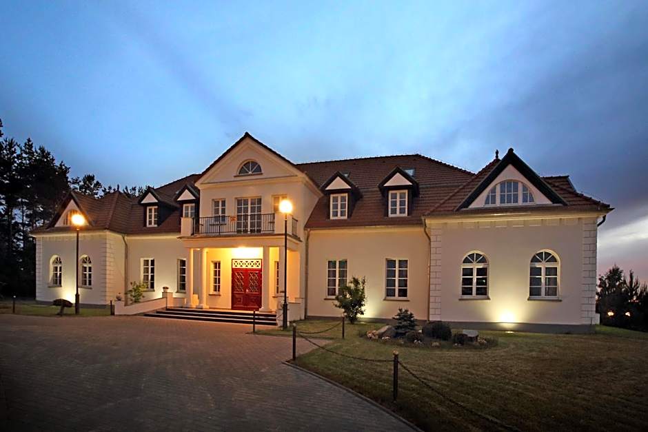 Pałac i Folwark Ńemino