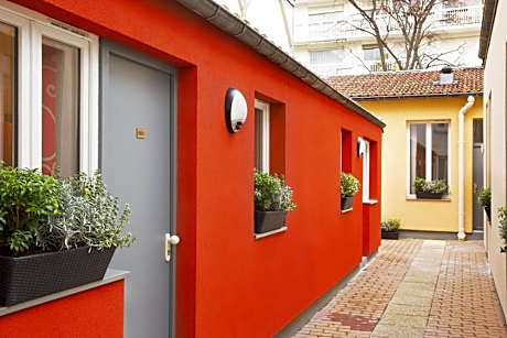 Standard Triple Studio 2