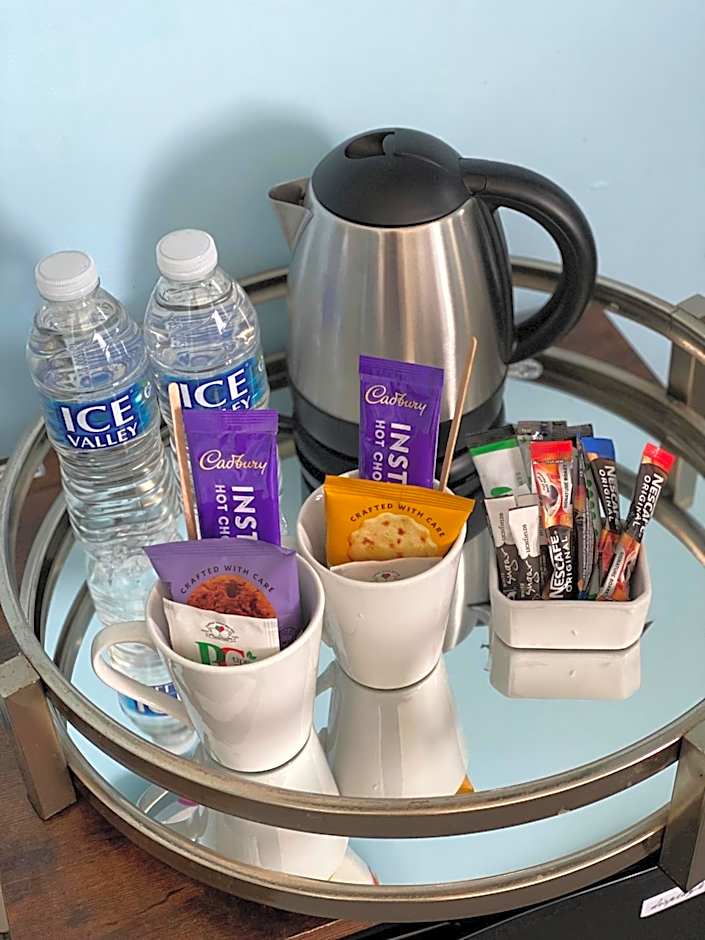 McGraths Hotel & Public Bar