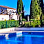Hôtel et Appart'Hôtel Le Relais Du Val D'Orbieu