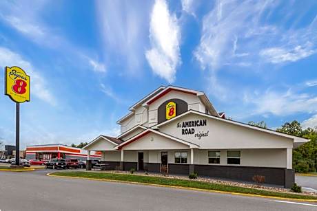 Super 8 by Wyndham Summersville