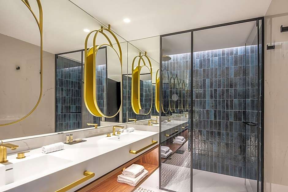 Renaissance Porto Lapa Hotel