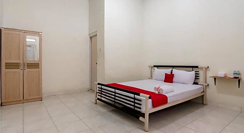 RedDoorz Syariah near Tugu Pandanwangi Cianjur