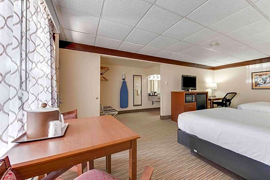 Best Western Movie Manor