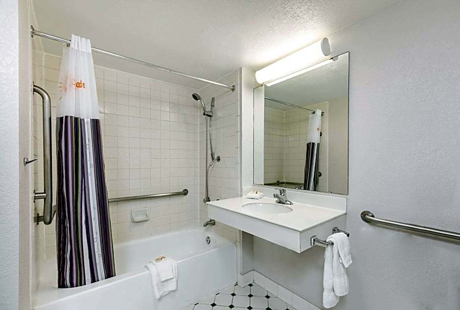 La Quinta Inn & Suites by Wyndham El Paso West