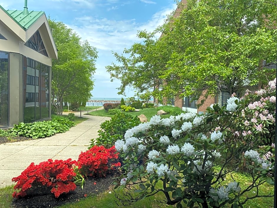 Clarion Hotel Conference Center on Lake Erie