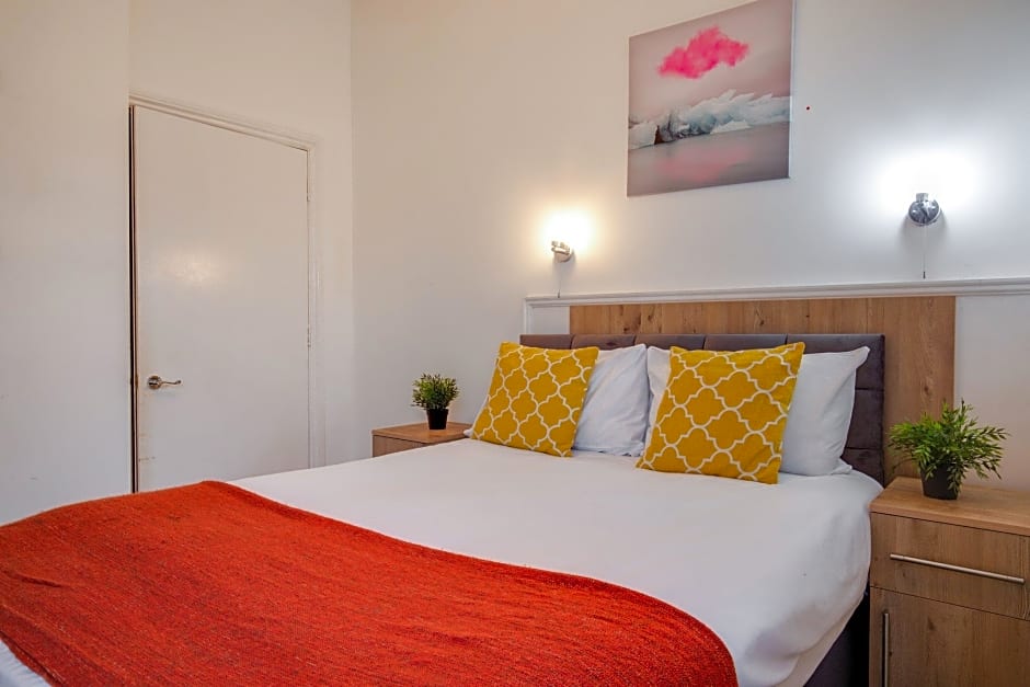 OYO TamTam Acton Hotel