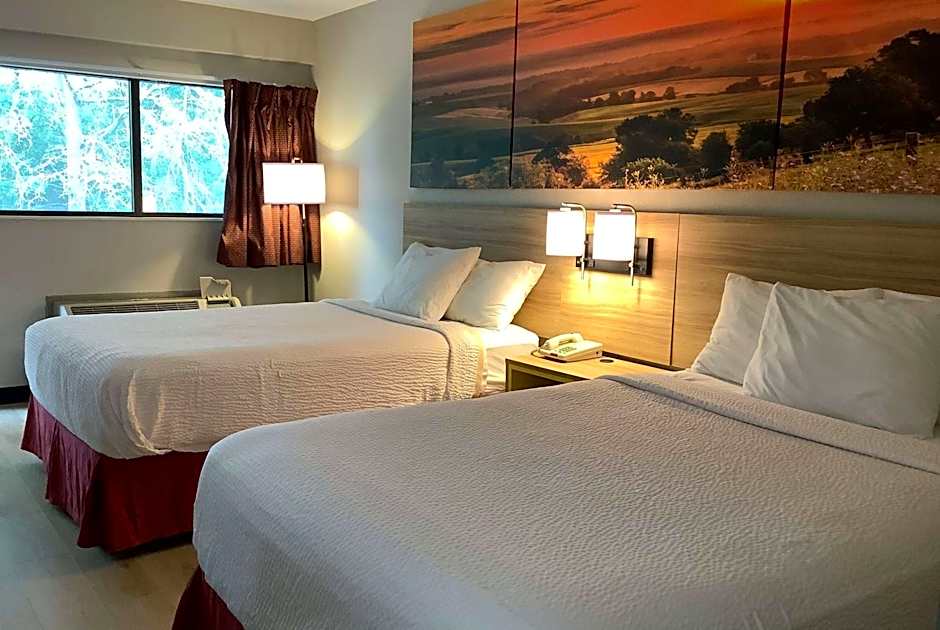 Days Inn by Wyndham Kingdom City