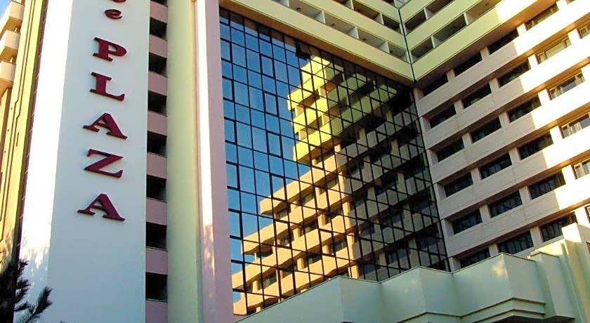 Le Grande Plaza Hotel