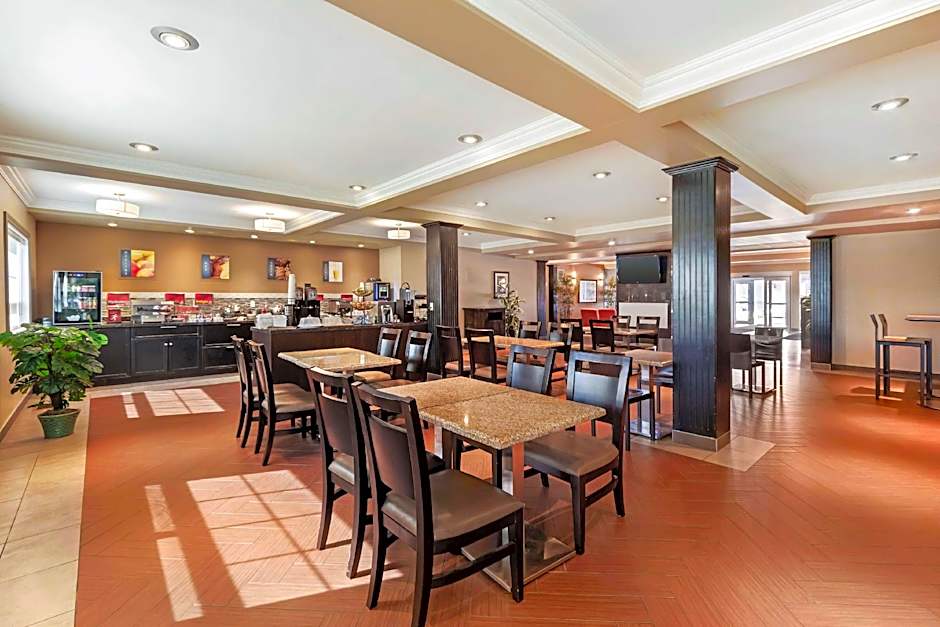 Best Western Plus Peace River Hotel & Suites