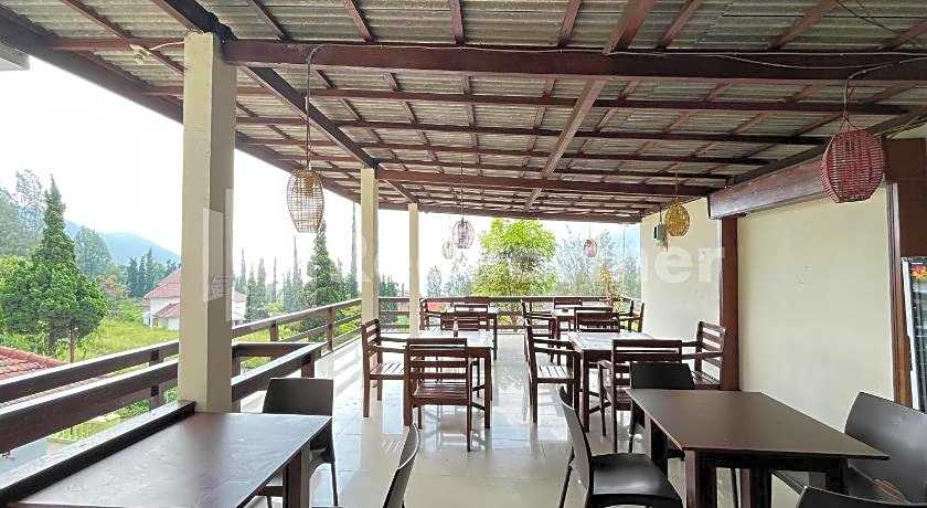 Family Homestay Syariah Bromo Mitra RedDoorz