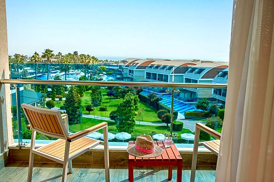 Tui Magic Life Jacaranda