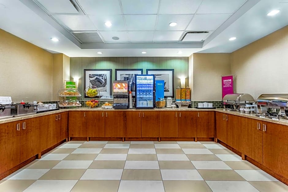 Hampton Inn By Hilton Grand Central