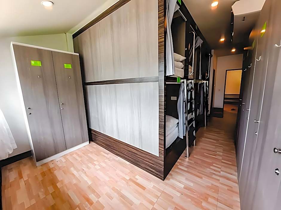 walking street hostel by new wave